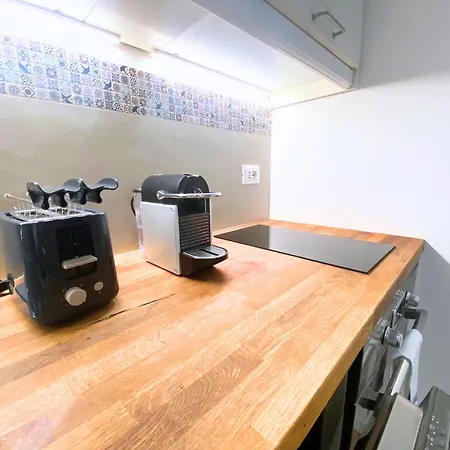 Апартаменты A Stone's Throw From Piazza Maggiore *