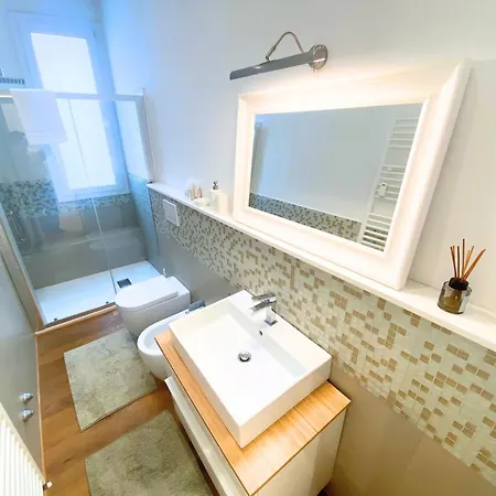 A Stone's Throw From Piazza Maggiore Appartement *