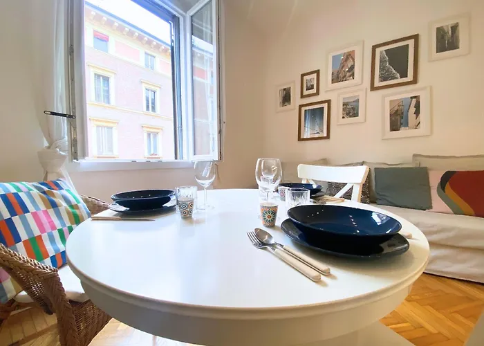 A Stone's Throw From Piazza Maggiore Appartement *